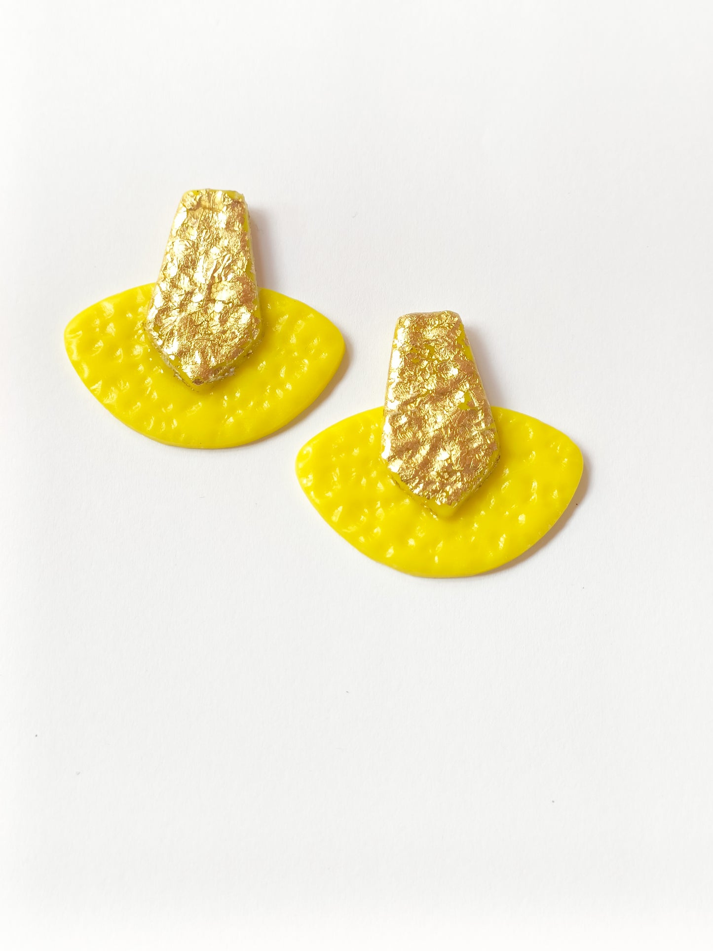 Modello Clarissa Giallo