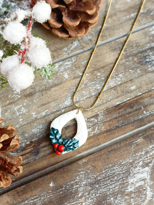 Collana bianca Agrifoglio