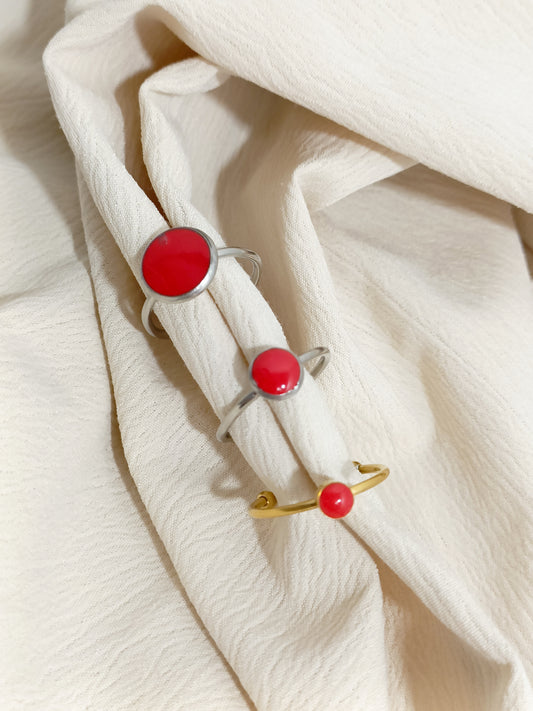 Anello rosso regolabile