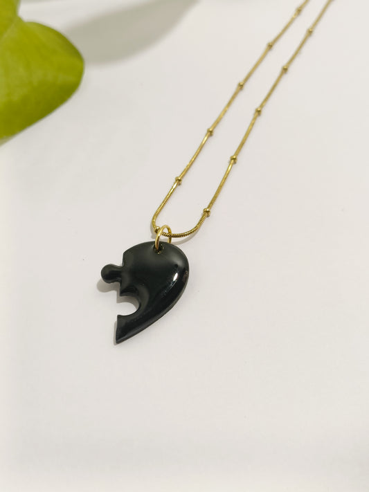 Collana mezzo cuore nero